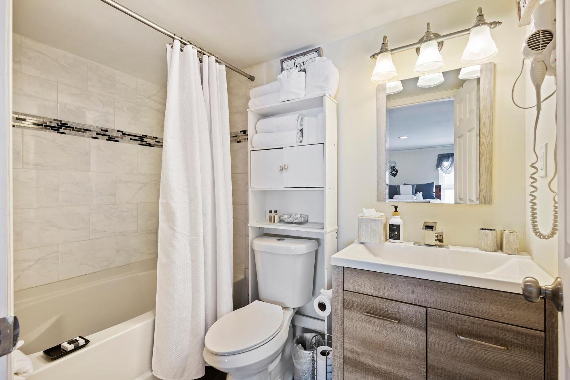 C & N Apartment *